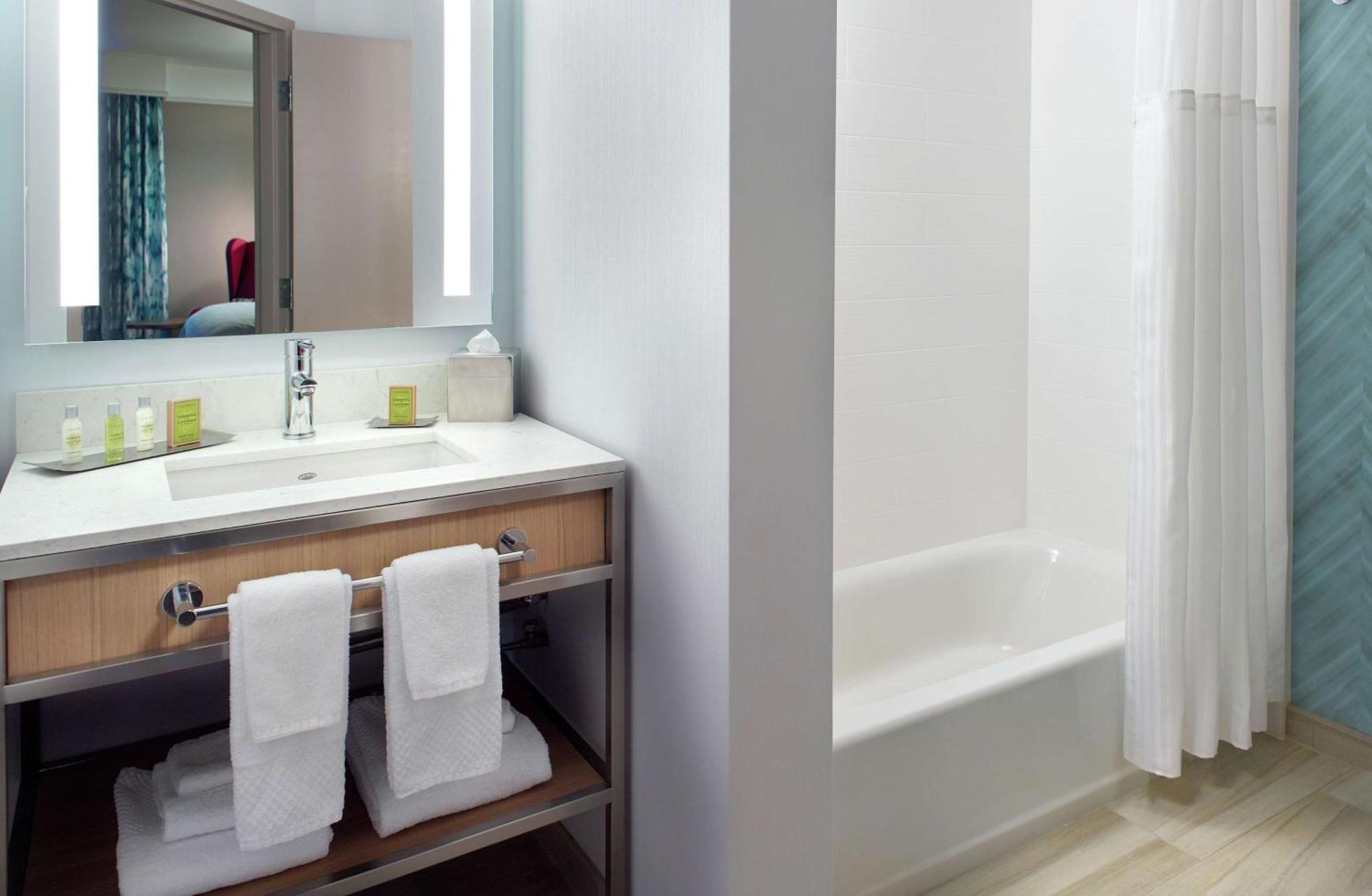 Hilton Garden Atlanta-buckhead 4*